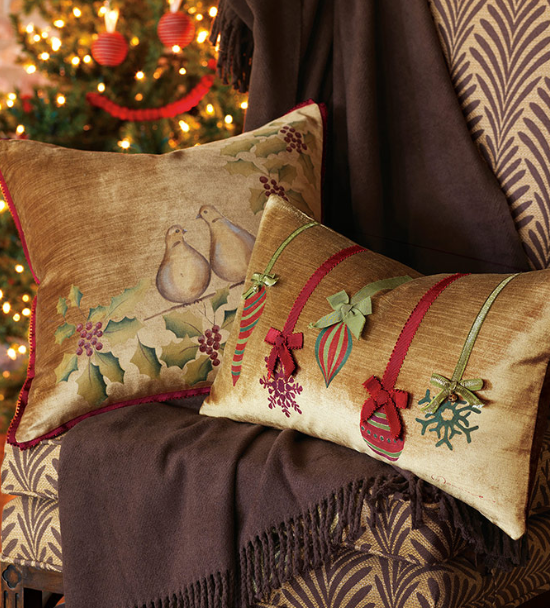 E.A. LUCERNE DOVES DECORATIVE HOLIDAY PILLOW - 20" X 20"