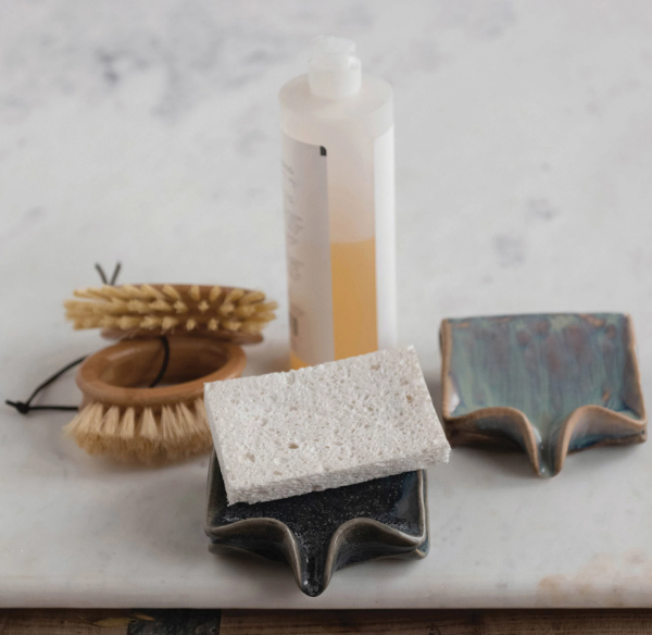 STONEWARE SOAP DISH/SPONGE HOLDER WITH DRIP SPOUT
