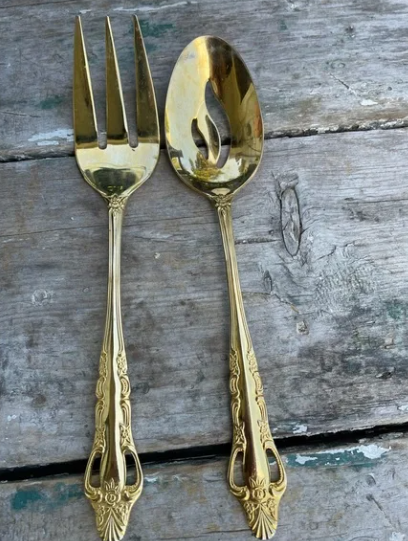 VINTAGE GOLD PLATED INTERNATIONAL KOREA FLATWARE AND SERVEWARE - USED