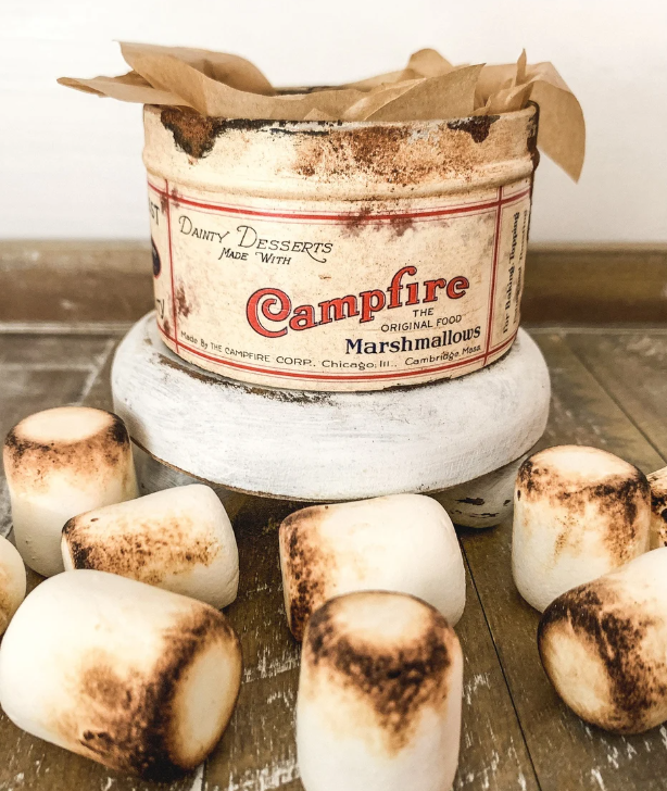 MINI CAMPFIRE MARSHMALLOW TIN WITH FAUX MARSHMALLOWS