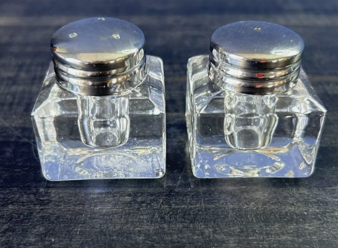 SALT & PEPPER SHAKERS - MONTEREY ICE CUBE SET (Clear Glass Square)