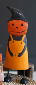 HALLOWEEN PAINTED IRON SCARECROWS - ASSORTED