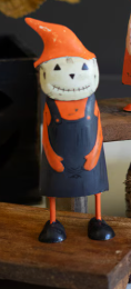 HALLOWEEN PAINTED IRON SCARECROWS - ASSORTED