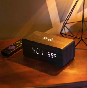 MAD MAN ALARM CLOCK WITH WIRELESS CHARGING STATION