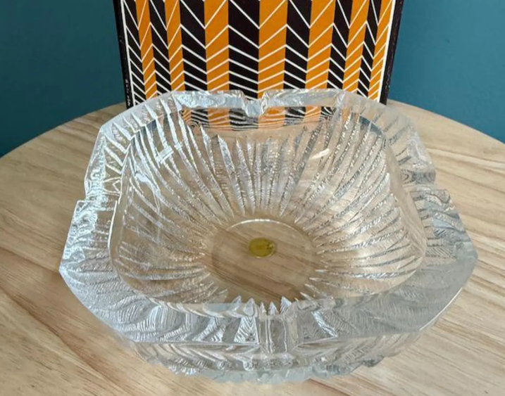 VINTAGE CRYSTAL ASHTRAY HOYA MIKASA JAPAN SQUARE - FEATHER PATTERN