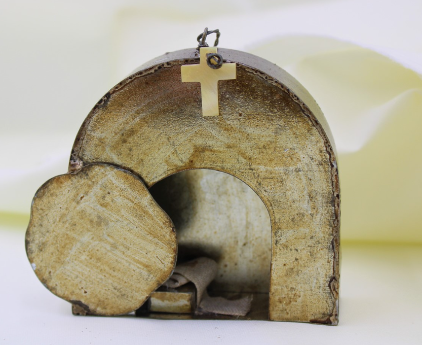 EMPTY TOMB 3"x1"x3"