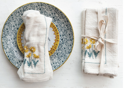 COTTON NAPKINS W/HAND-EMBROIDERY -DAISY FLOWERS (SET OF 4)
