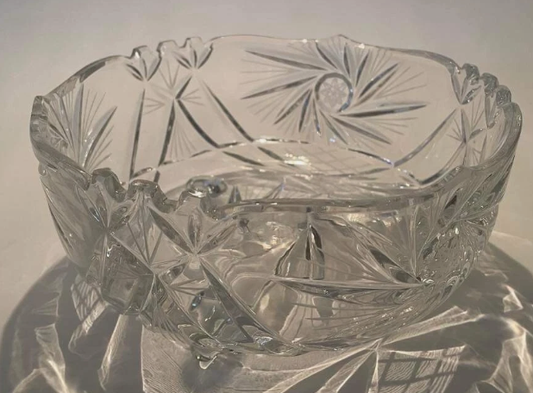 VINTAGE 3-FOOTED STAR OF DAVID PINWHEEL CUT LEAD CRYSTAL BOWL