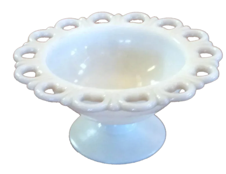 VINTAGE ANCHOR HOCKING HEART SCALLOPED MILK GLASS PEDESTAL COMPOTE CANDY DISH