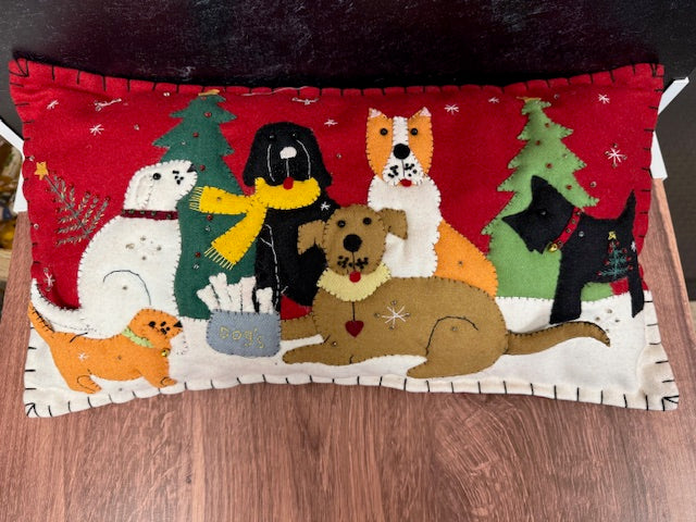 HOLIDAY FELTED PILLOWS - ASSORTED