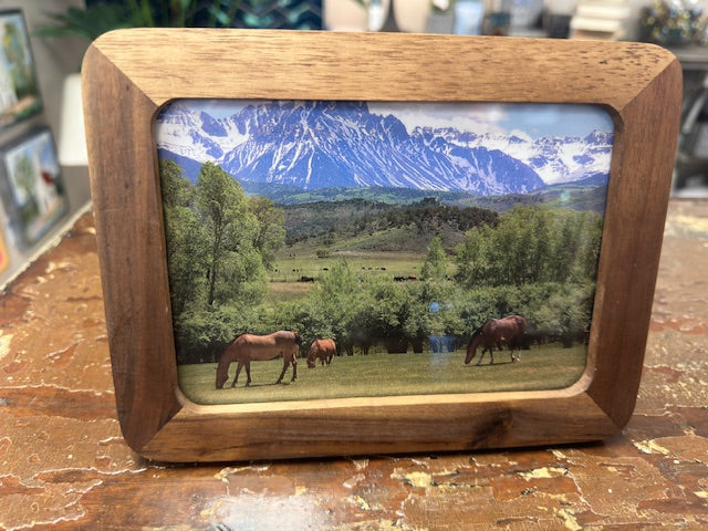 WALNUT WOOD PICTURE FRAME 5X7