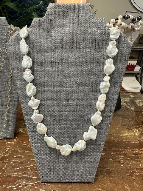 NANCY SCOFIELD KEISHA PEARL NECKLACE