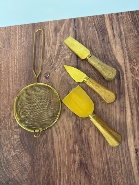 GOLD AND WOOD CHEESE KNIFE SET - 3 PIECE