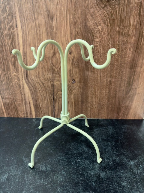 IRON COUNTERTOP MUG RACK