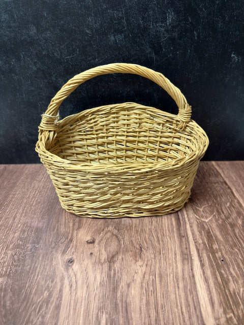 FLAT-BACK WICKER BASKETS - ASSORTED