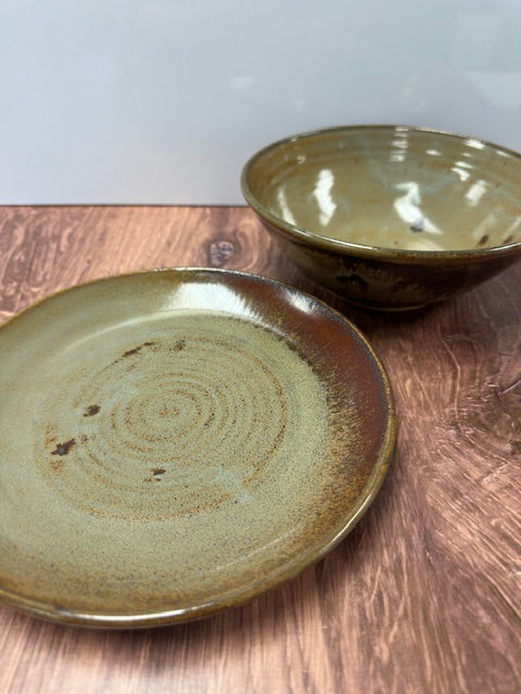 POTTERY BY SARAH FORNO -NATURAL/BROWN LUNCHEON PLATE