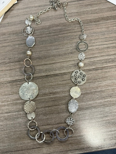 PREMIER DESIGNS MIXED METALS SILVER AND GOLD HAMMERED LINK 34" NECKLACE