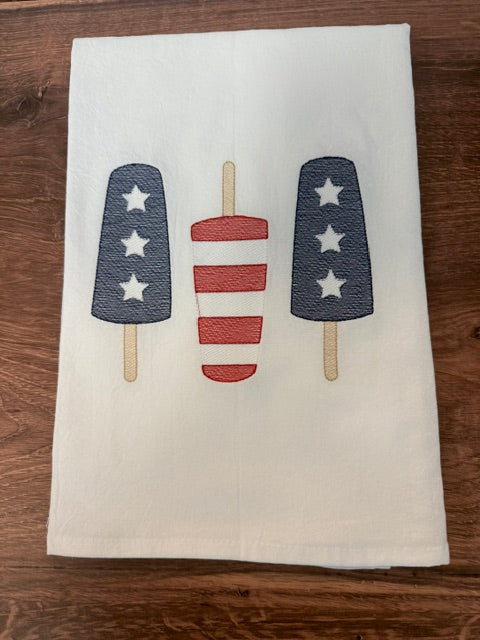 ANNE VAN & CO. EMBROIDERED AMERICANA 4TH OF JULY TEA TOWELS