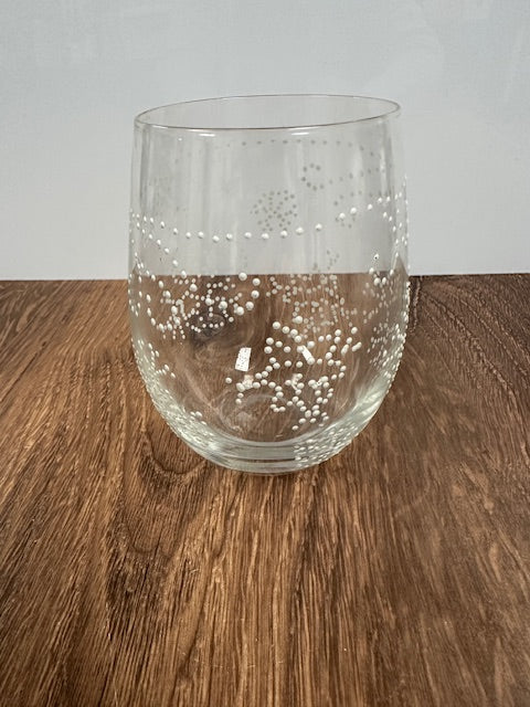 IZZY & OLIVER IMPASTO IMPRESSIONS STEMLESS WINEGLASS - SNOWFLAKE