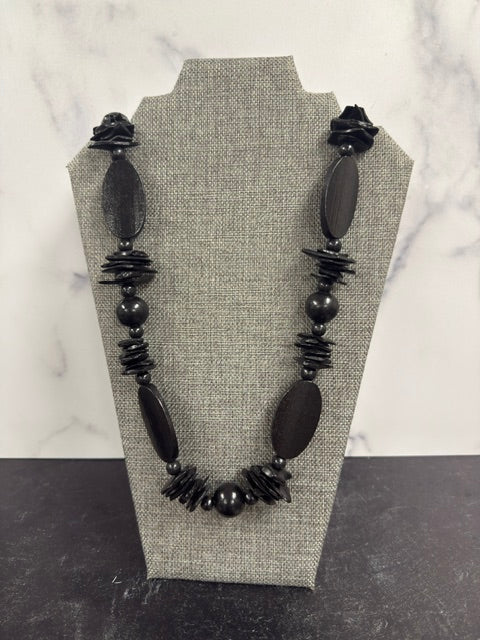 COCOCAY STYLE BLACK WOOD NECKLACE