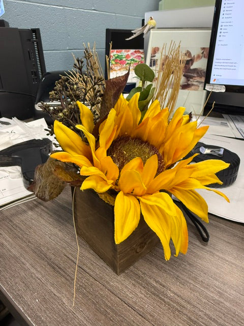 SUNFLOWER BOUQUET IN WOODEN CONTAINER