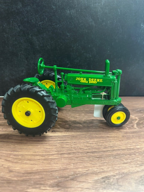JOHN DEERE MINIATURE REPLICA TRACTOR