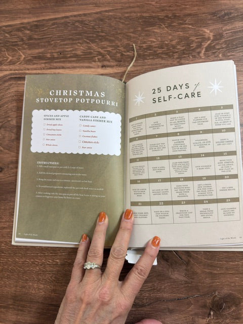 SELAH PUBLICATIONS "LIGHT OF THE WORLD" - A 25-DAY ADVENT DEVOTIONAL