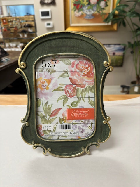 PICTURE FRAME - GREEN SCROLL (5X7)