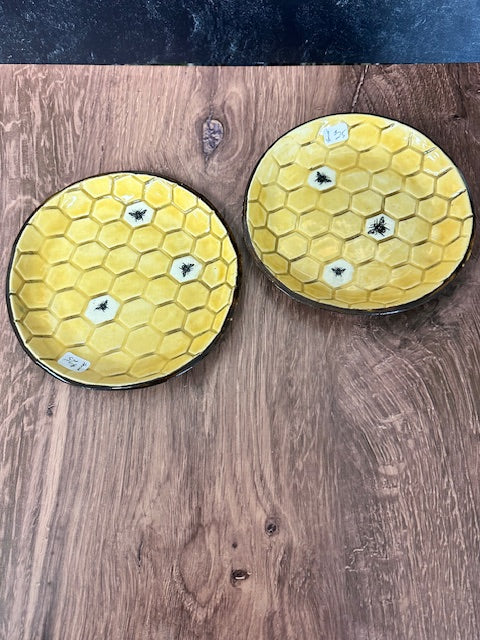 POTTERY BY SARAH FORNO - HONEYCOMB PLATES 6 1/2" DIA.