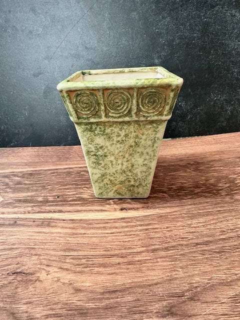 AGED GREEN PLANTER 4"W x 5"T