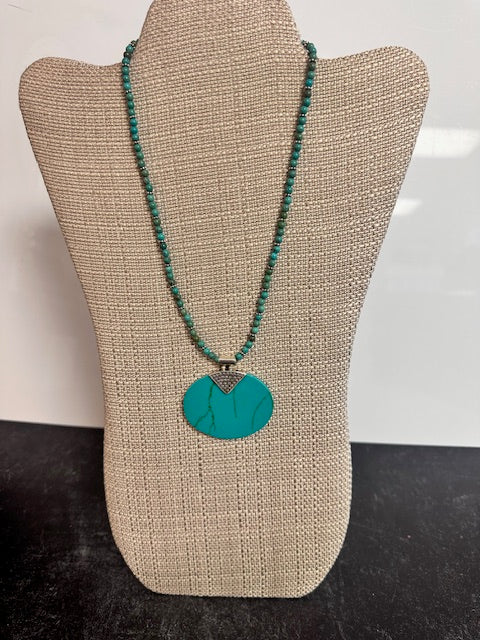 JANNIES JEWELS - NECKLACES - 63 HOWLITE TURQUOISE & SILVER NECKLACE