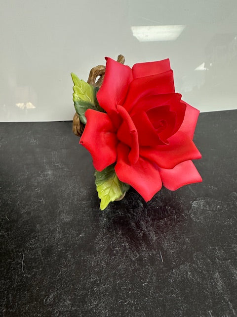 VINTAGE CAPODIMONTE PORCELAIN RED ROSE FLOWER 7 1/2" x 6"T