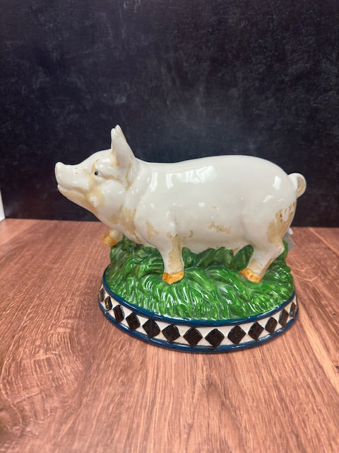 VINTAGE DISTRESS CERAMIC PIG FIGURINE