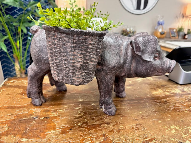 PIG WITH BASKETS