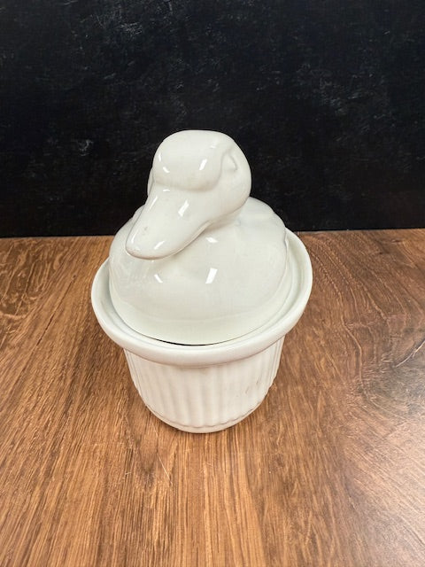 VINTAGE 1980'S SMALL DUCK COVERED CASSEROLE DISH