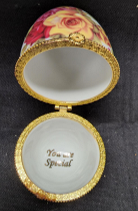 VINTAGE LILY CREEK EGG TRINKET BOX WITH 24K GOLD TRIM