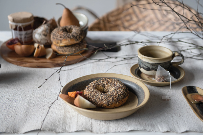 STONEWARE MUG WITH SAUCER