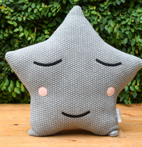 COTTON KNIT STAR PILLOW 17" x 17"