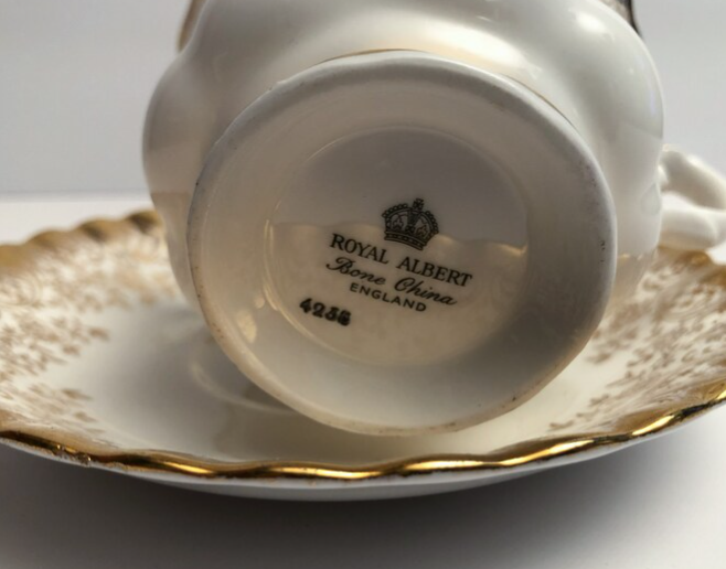 ROYAL ALBERT WHITE & GOLD TEA CUP