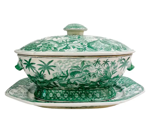 MID-CENTURY CHINESE GREEN AND WHITE DECORATIVE TUREEN WITH UNDERPLATE