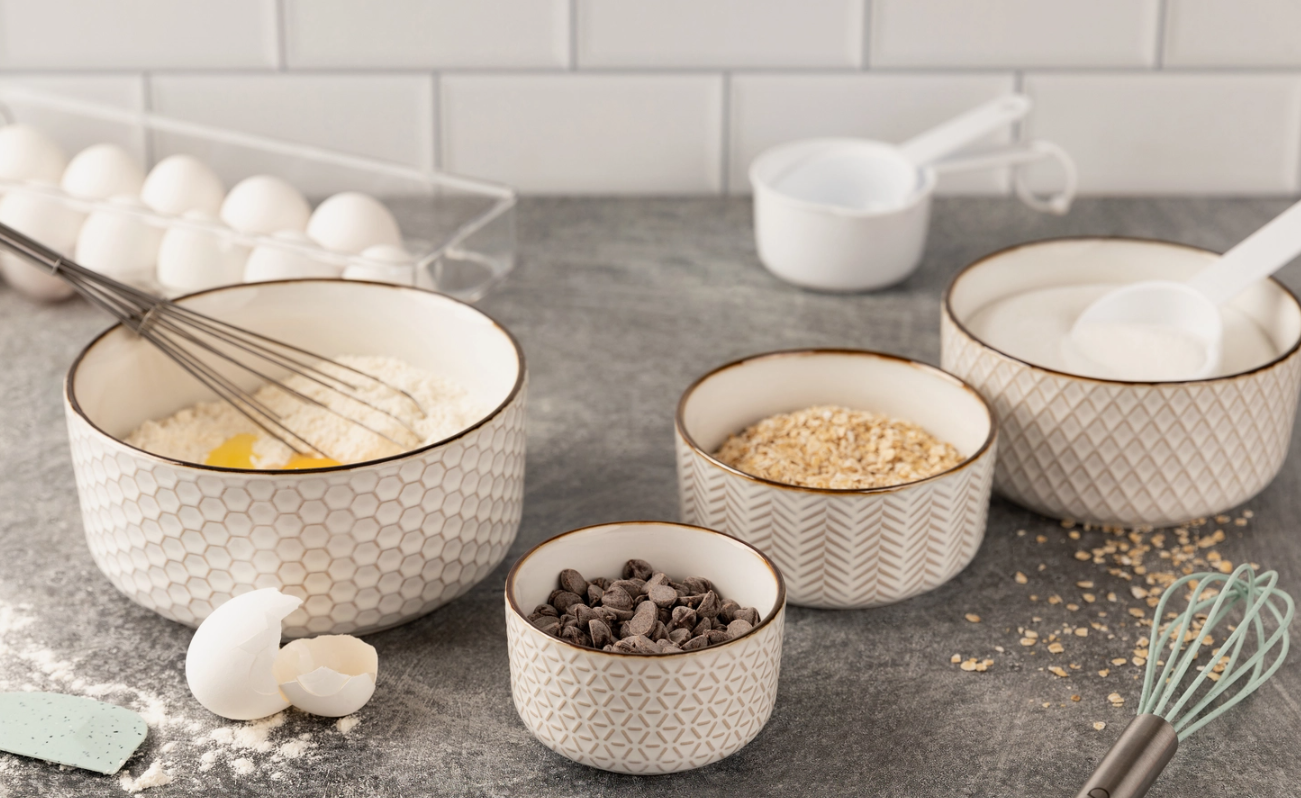KOOK CERAMIC NESTING BOWLS WITH LIDS - SET OF 4