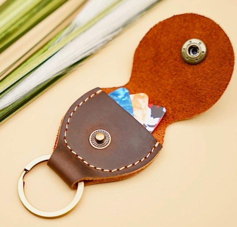 LEATHER GUITAR PICK HOLDER AND KEYCHAIN