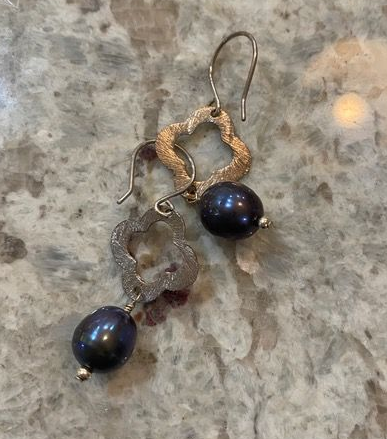 NANCY SCOFIELD PEARL EARRING WITH HAND-MADE EAR WIRES