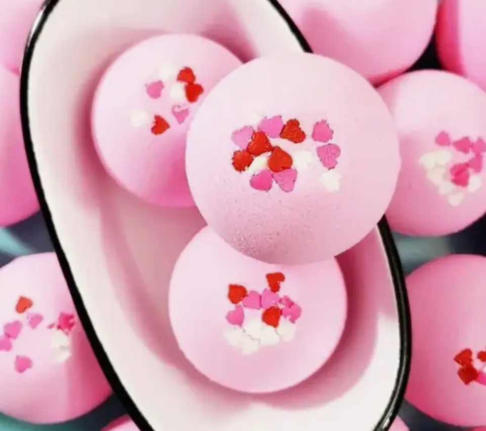 PINK FULL OF HEARTS BATH BOMB