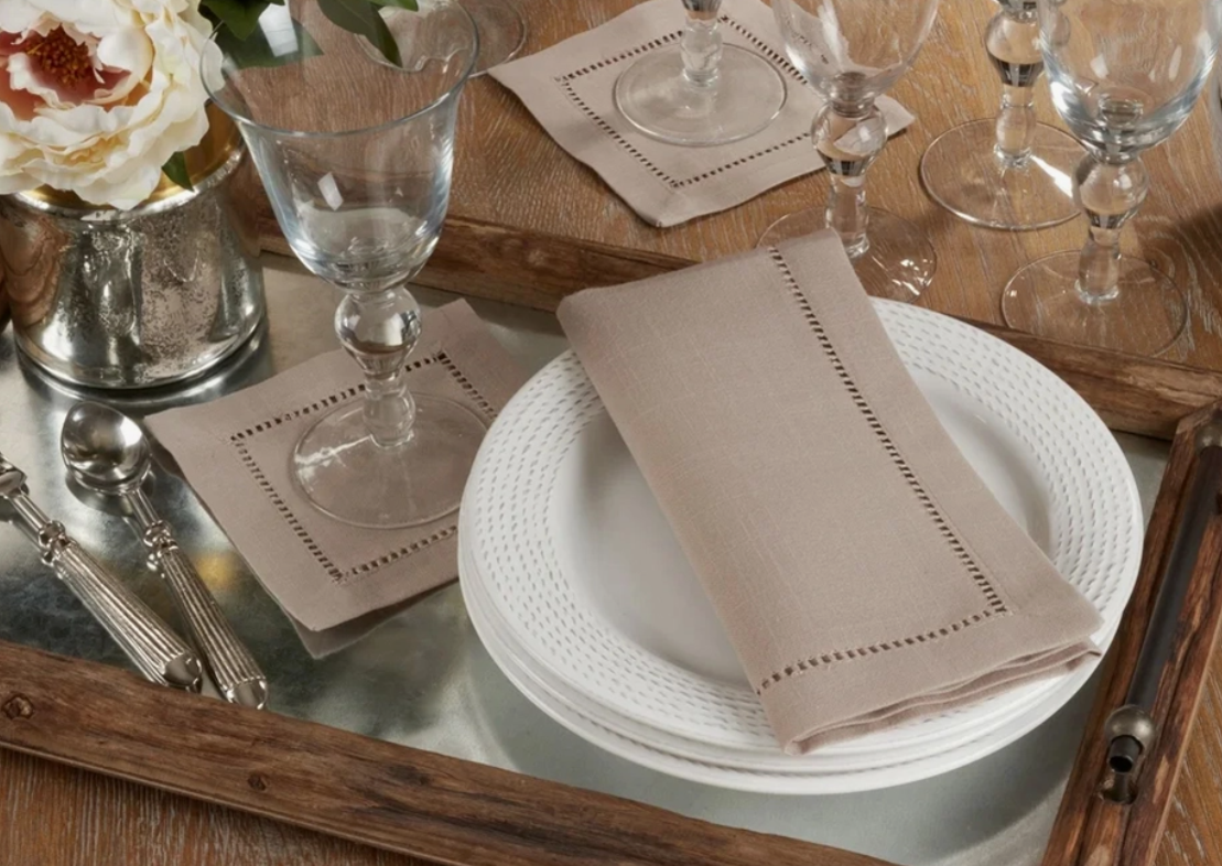 HEMSTITCH BORDER 18" DINNER NAPKIN