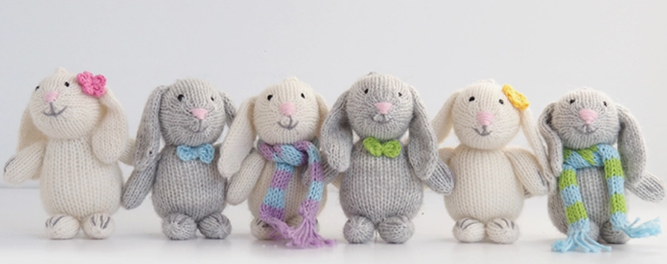 HAND KNIT MINATURE BUNNY