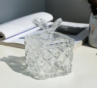 GLASS CONTAINER WITH LID