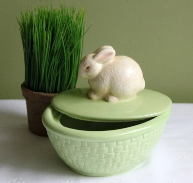 HALLMARK PASTEL GREEN CERAMIC BASKET WITH BUNNY RABBIT