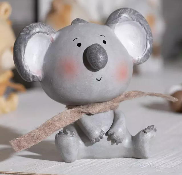 CHILDREN'S ANIMAL FIGURINES