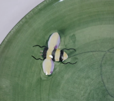 VINTAGE POTTERY BARN BEE DESSERT PLATE 8 1/2"DIA.